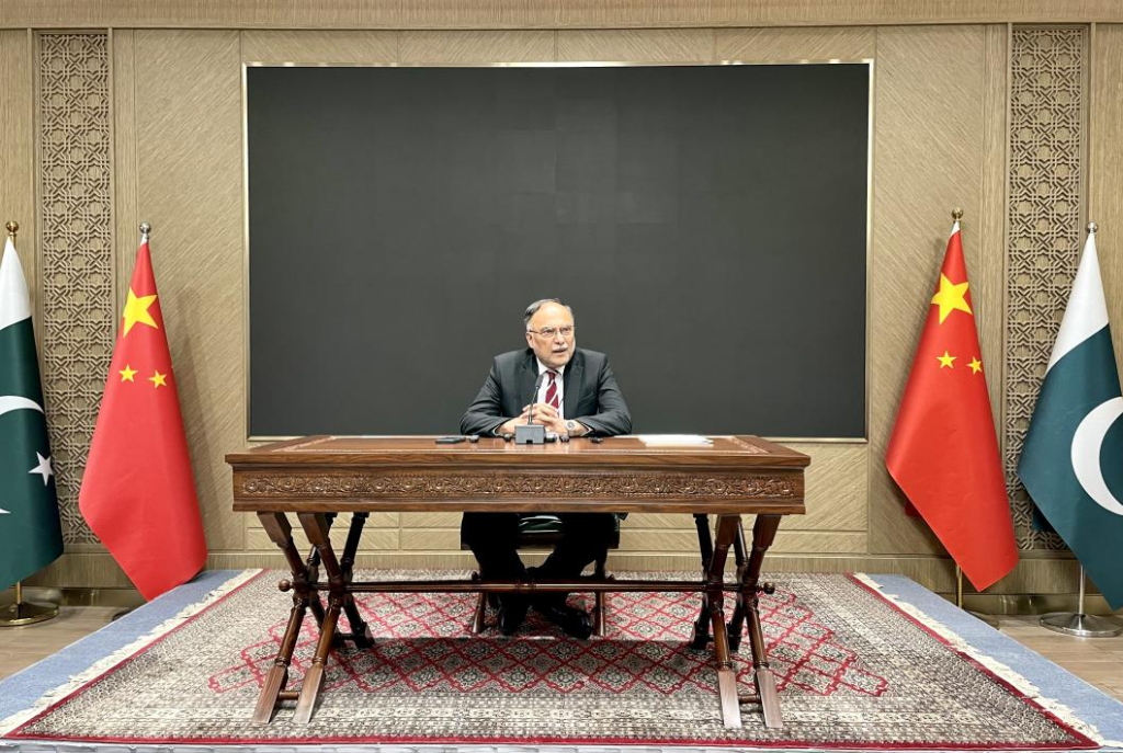 巴基斯坦计划发展部部长：见证中巴联合发射卫星，两国友谊“高过苍穹”