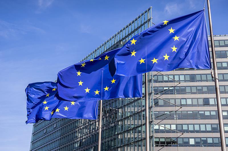 欧盟暂停对美关税反制措施，保留重启反制选项